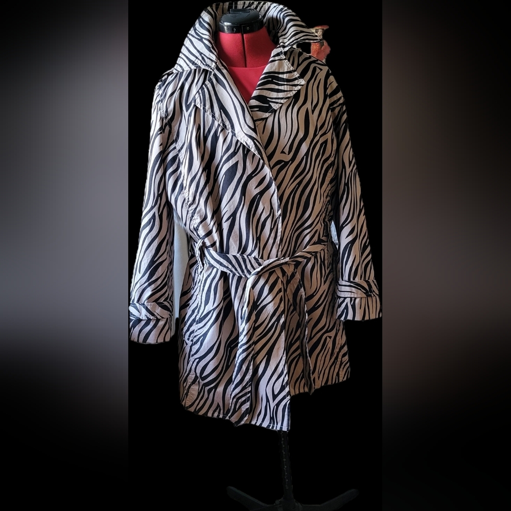 JACLYN SMITH Black and Tan Zebra Trench Coat